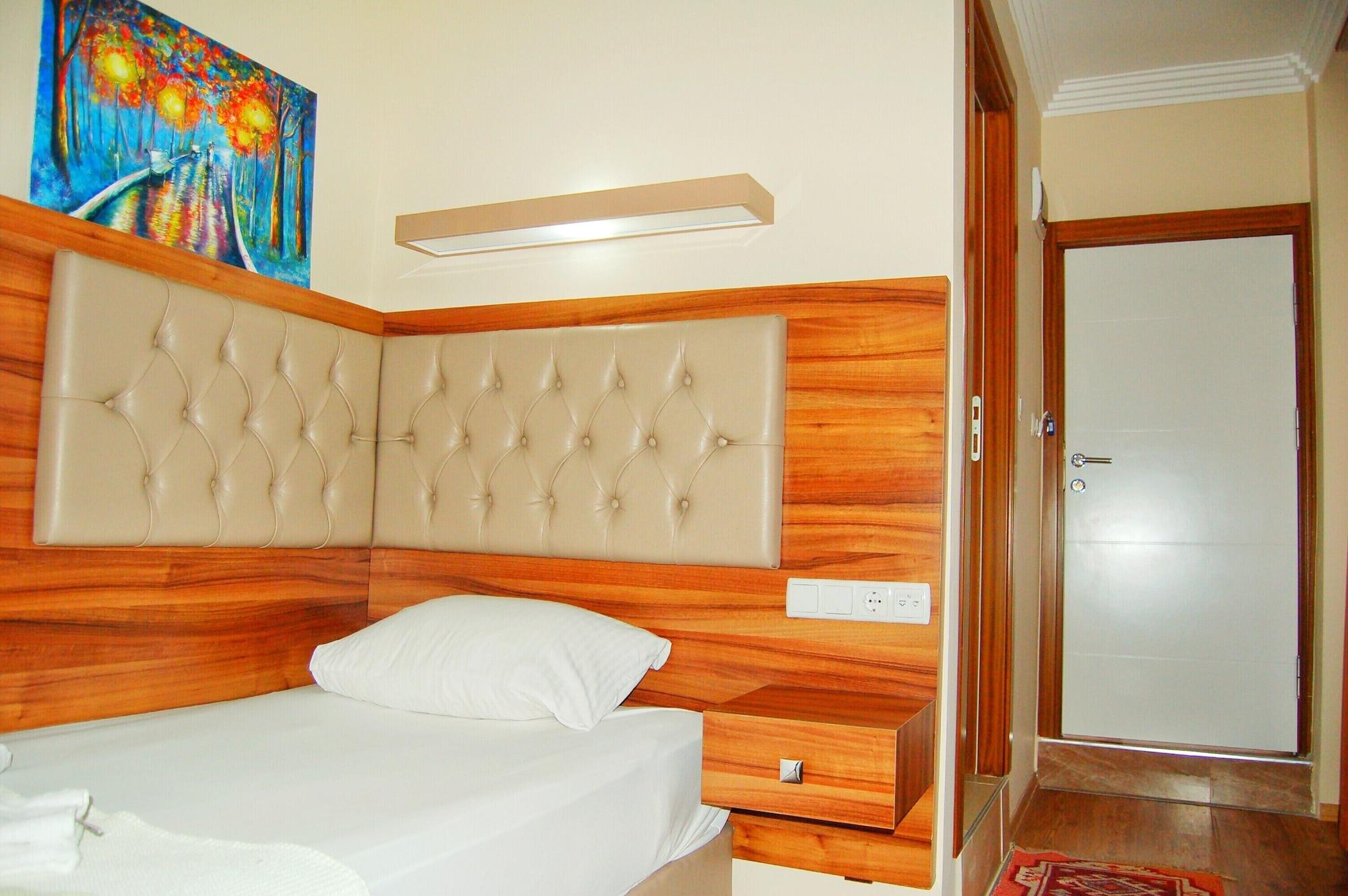 Hotel Twenty Анталія Екстер'єр фото